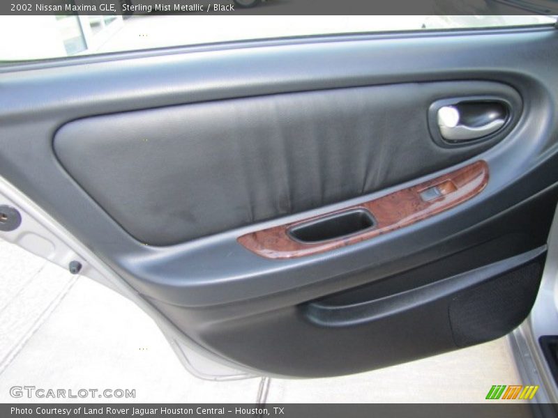 Sterling Mist Metallic / Black 2002 Nissan Maxima GLE