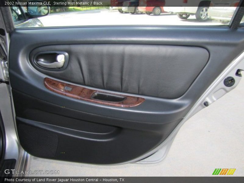 Sterling Mist Metallic / Black 2002 Nissan Maxima GLE