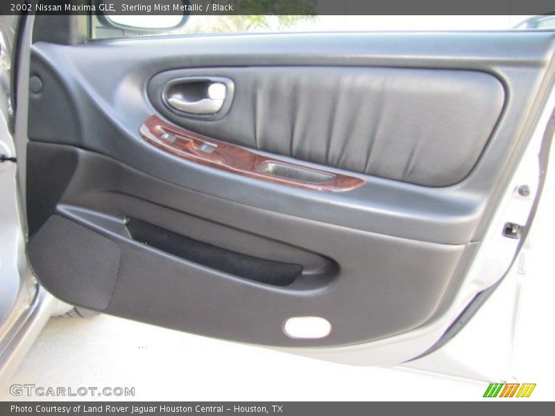 Sterling Mist Metallic / Black 2002 Nissan Maxima GLE