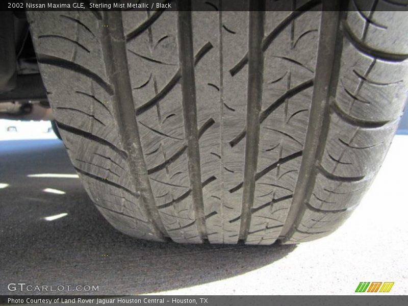 Sterling Mist Metallic / Black 2002 Nissan Maxima GLE