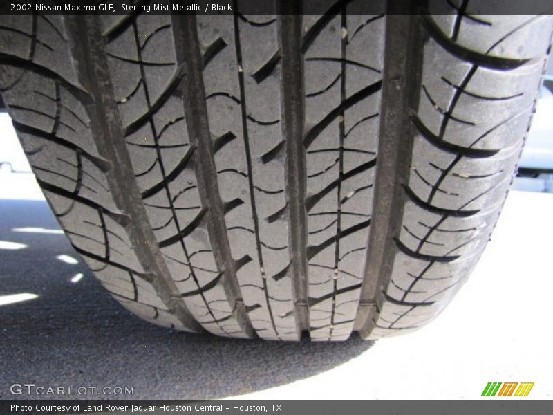 Sterling Mist Metallic / Black 2002 Nissan Maxima GLE