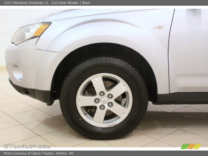 Cool Silver Metallic / Black 2007 Mitsubishi Outlander LS
