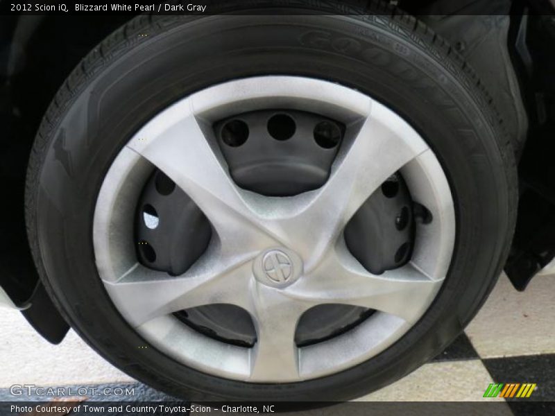 Blizzard White Pearl / Dark Gray 2012 Scion iQ