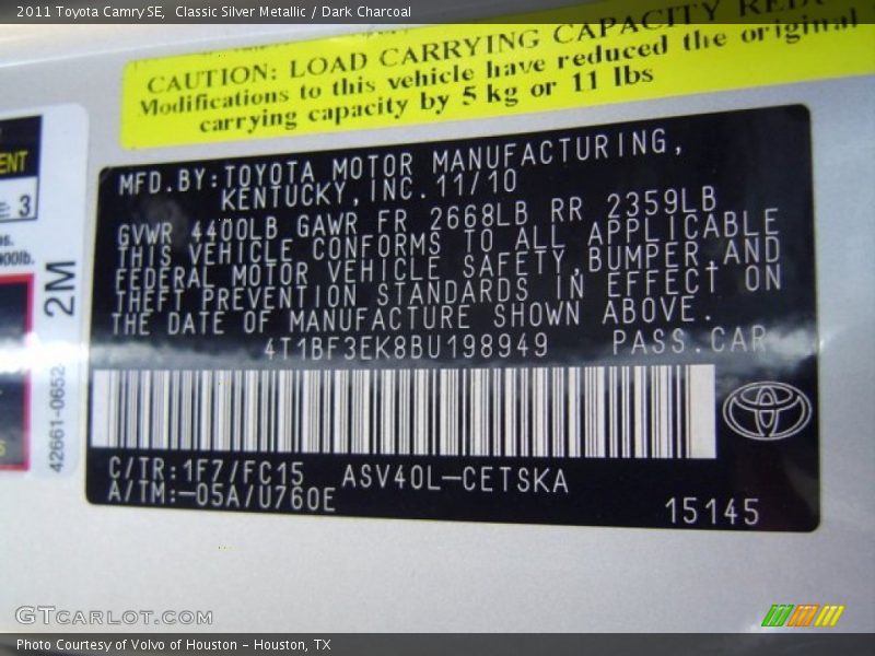 Classic Silver Metallic / Dark Charcoal 2011 Toyota Camry SE