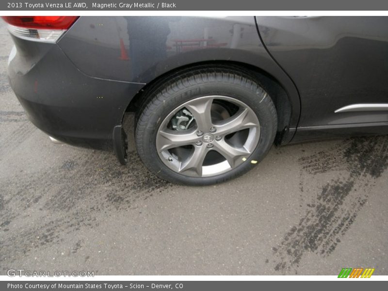 Magnetic Gray Metallic / Black 2013 Toyota Venza LE AWD