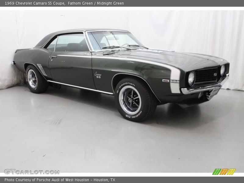 Front 3/4 View of 1969 Camaro SS Coupe