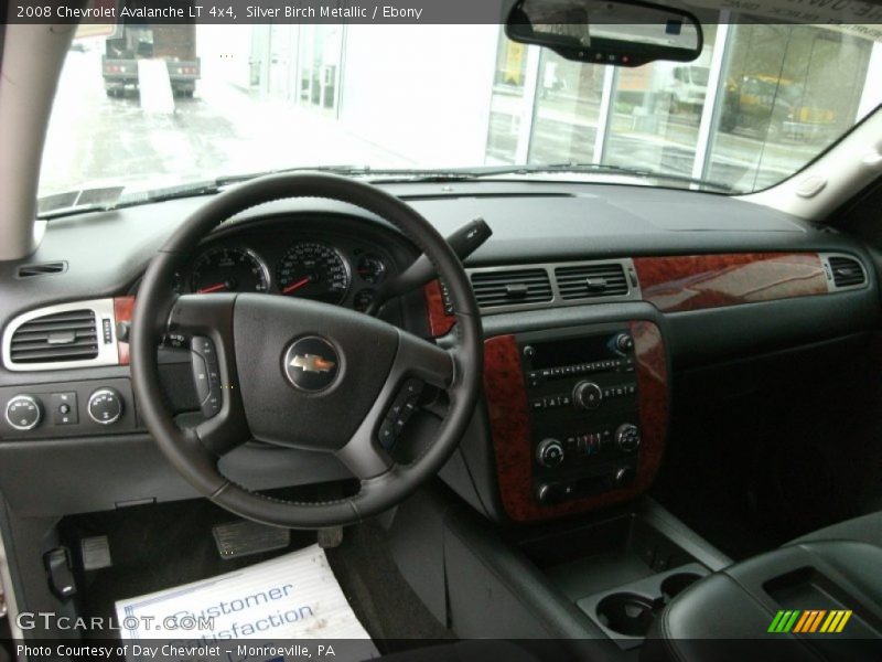 Silver Birch Metallic / Ebony 2008 Chevrolet Avalanche LT 4x4