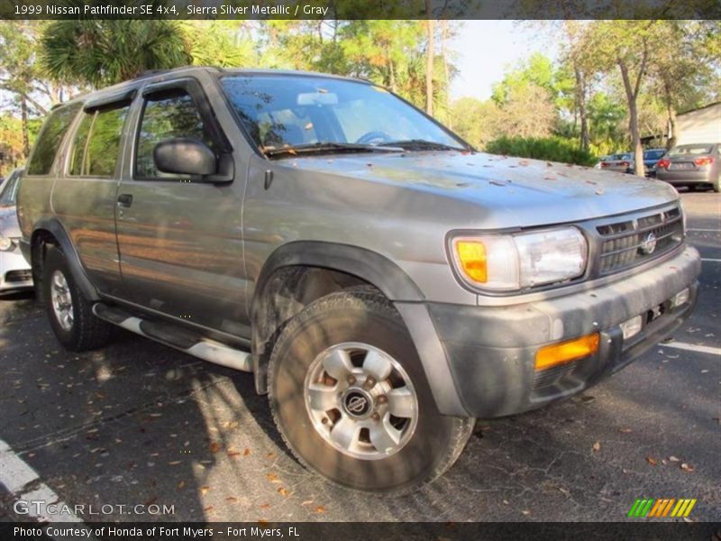 Sierra Silver Metallic / Gray 1999 Nissan Pathfinder SE 4x4
