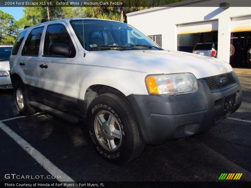 Oxford White / Medium/Dark Pebble 2004 Ford Escape XLS V6