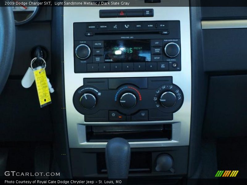 Light Sandstone Metallic / Dark Slate Gray 2009 Dodge Charger SXT