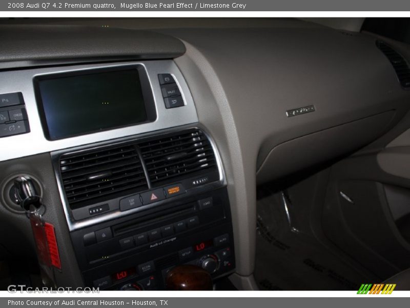 Mugello Blue Pearl Effect / Limestone Grey 2008 Audi Q7 4.2 Premium quattro