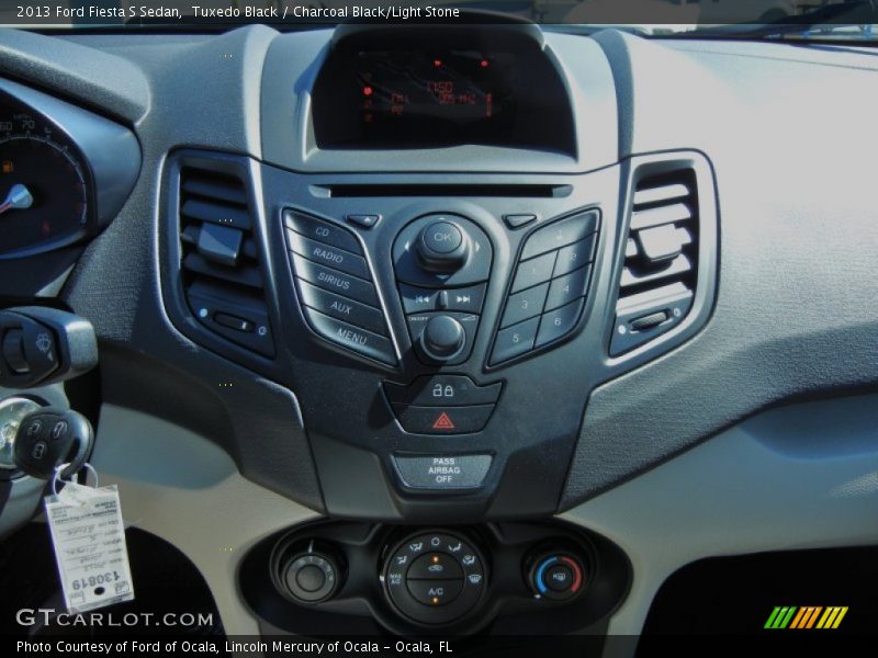 Tuxedo Black / Charcoal Black/Light Stone 2013 Ford Fiesta S Sedan