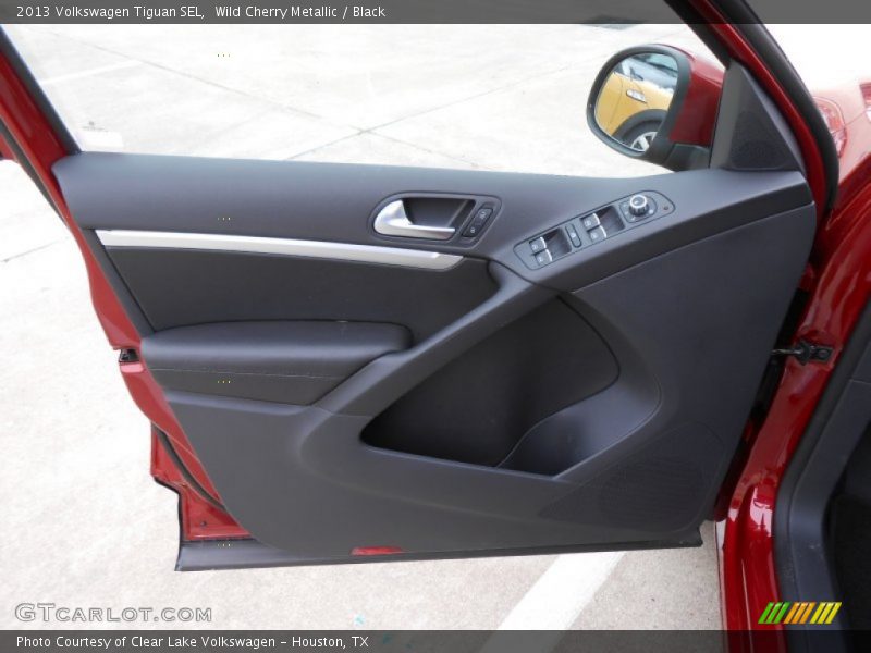 Wild Cherry Metallic / Black 2013 Volkswagen Tiguan SEL