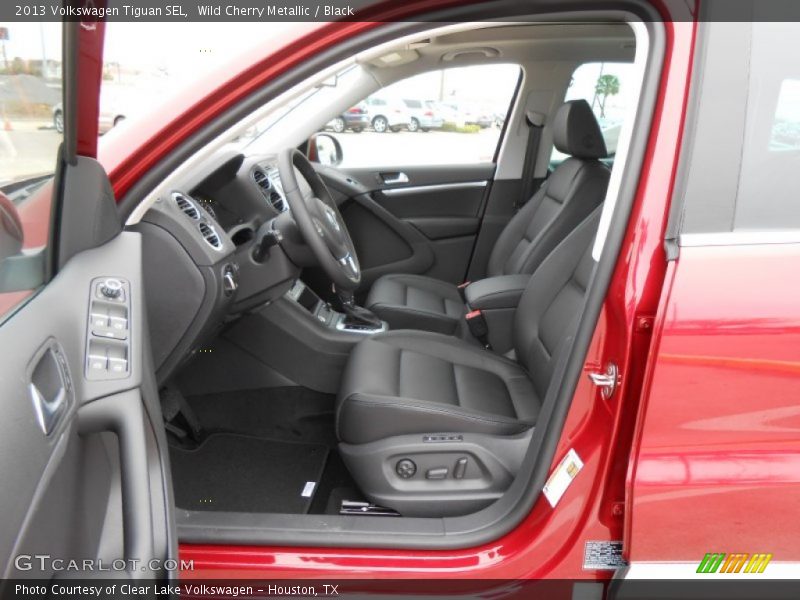Wild Cherry Metallic / Black 2013 Volkswagen Tiguan SEL