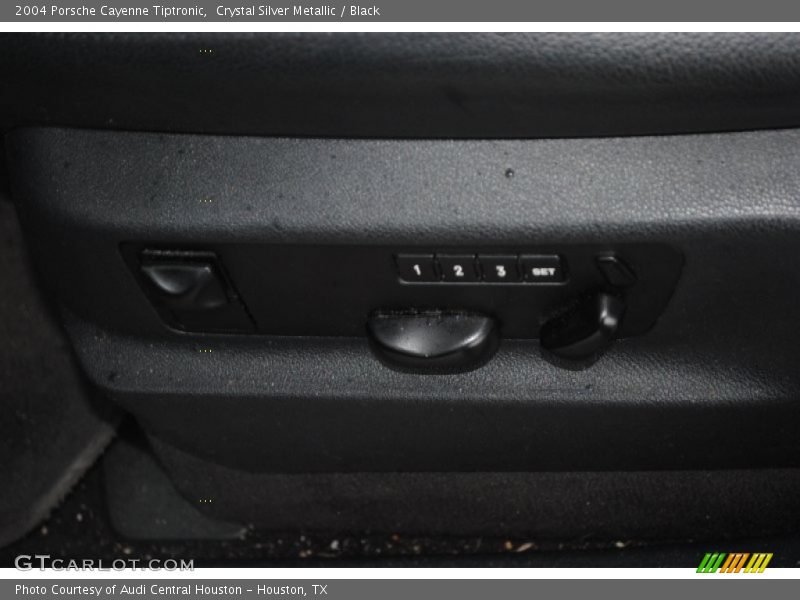 Crystal Silver Metallic / Black 2004 Porsche Cayenne Tiptronic