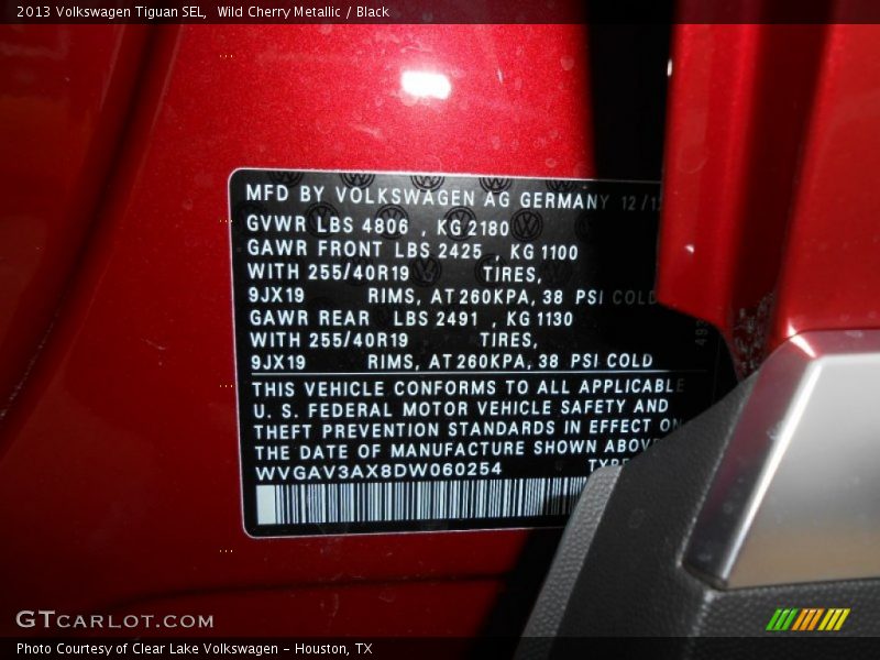 Wild Cherry Metallic / Black 2013 Volkswagen Tiguan SEL