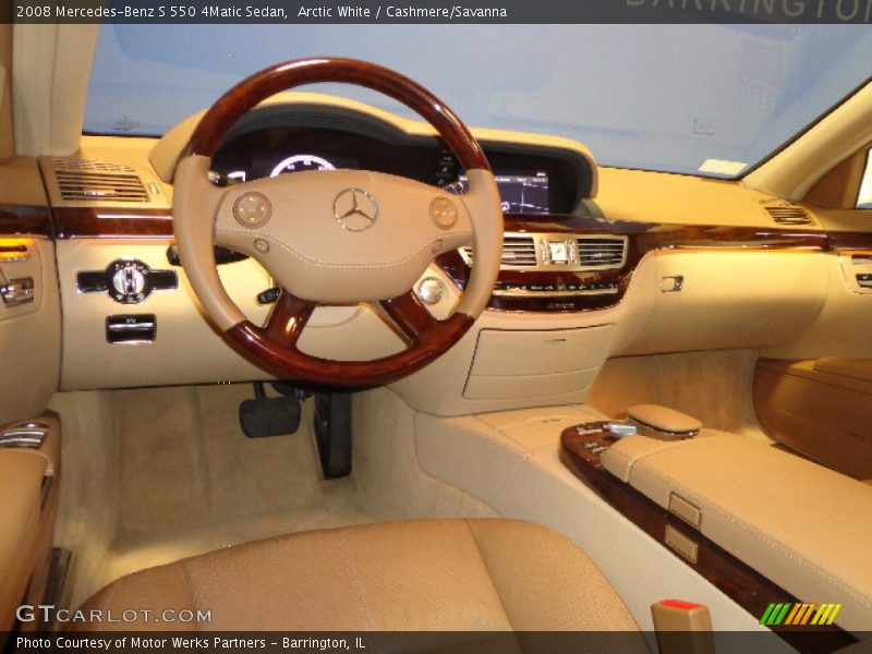 Dashboard of 2008 S 550 4Matic Sedan