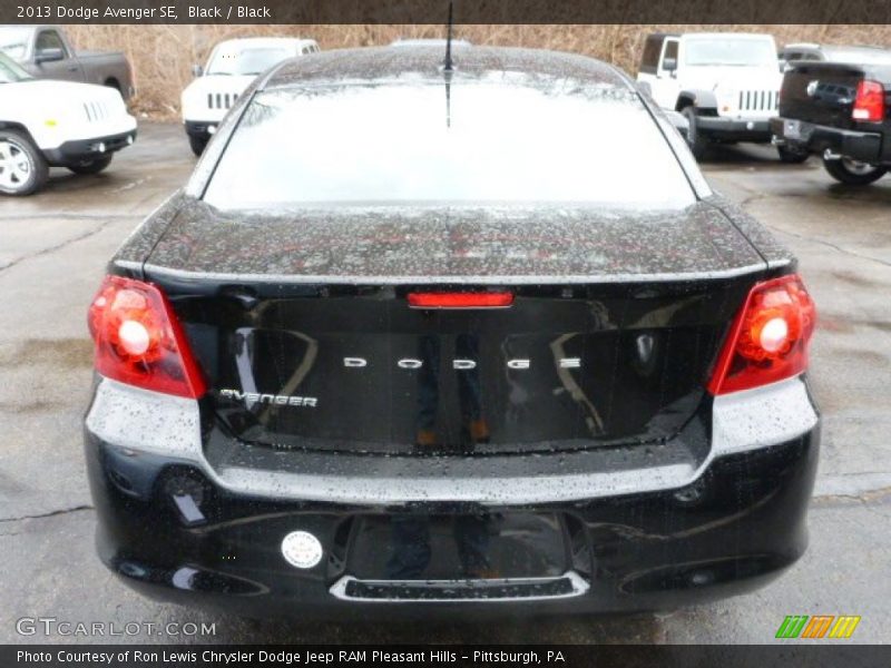 Black / Black 2013 Dodge Avenger SE