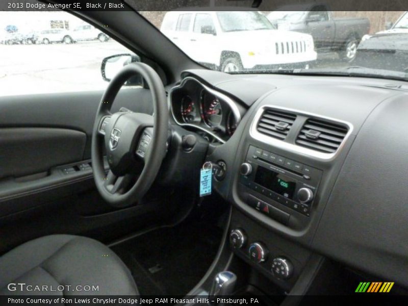 Black / Black 2013 Dodge Avenger SE