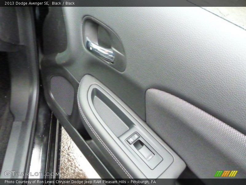 Black / Black 2013 Dodge Avenger SE