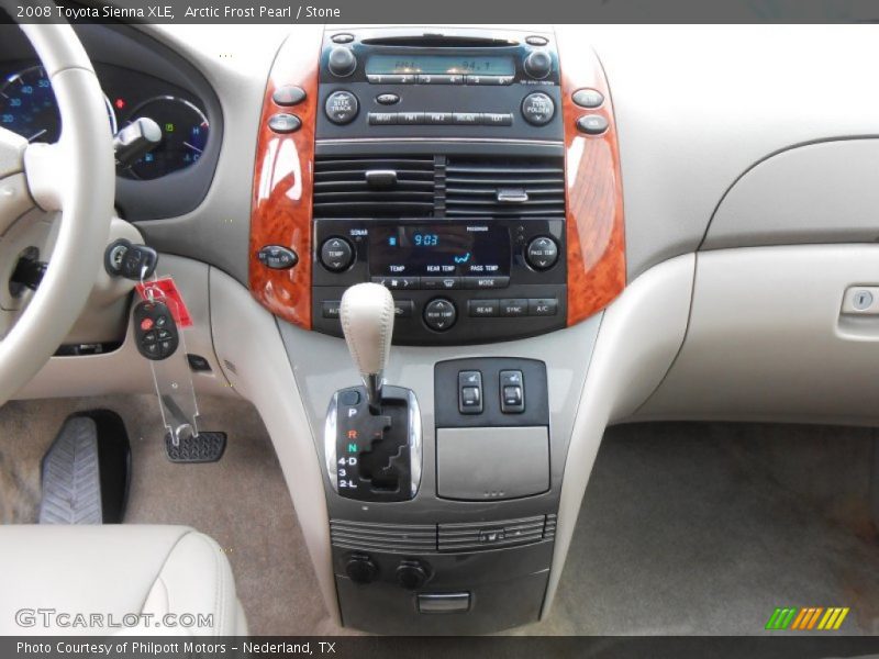 Controls of 2008 Sienna XLE