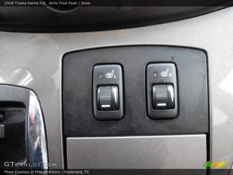 Controls of 2008 Sienna XLE