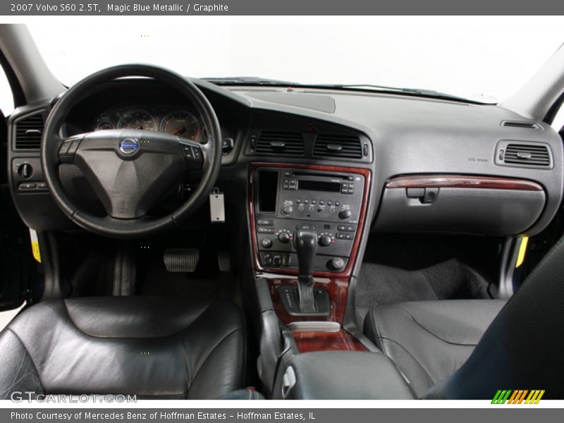 Dashboard of 2007 S60 2.5T