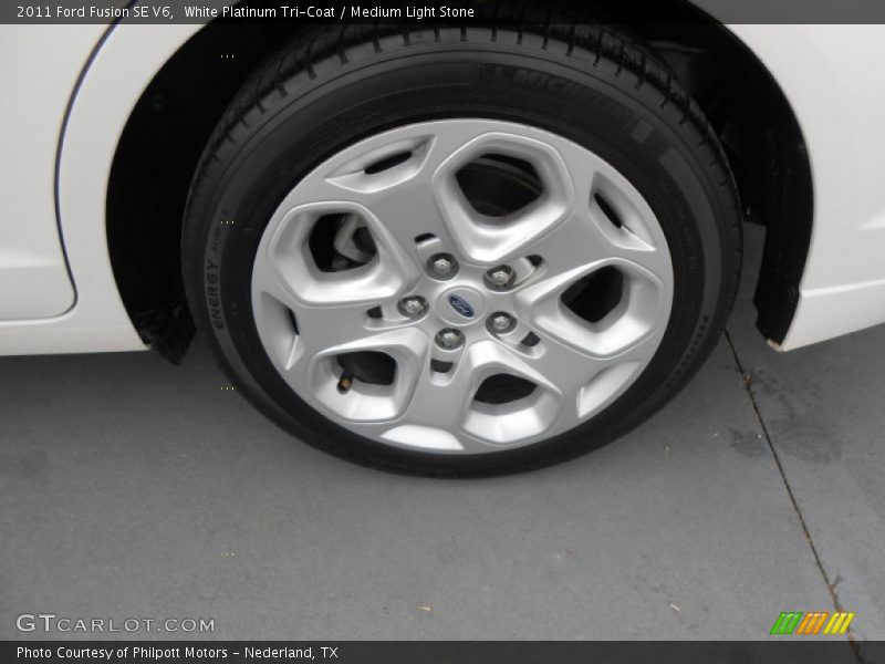 White Platinum Tri-Coat / Medium Light Stone 2011 Ford Fusion SE V6