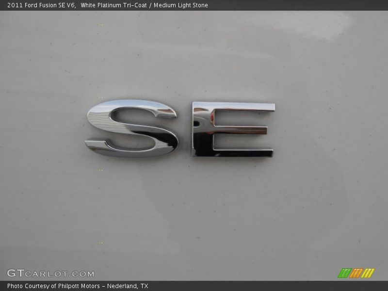 White Platinum Tri-Coat / Medium Light Stone 2011 Ford Fusion SE V6