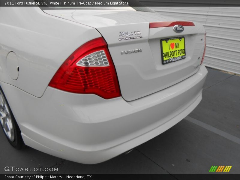 White Platinum Tri-Coat / Medium Light Stone 2011 Ford Fusion SE V6