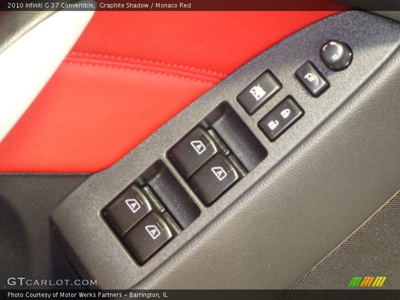 Controls of 2010 G 37 Convertible