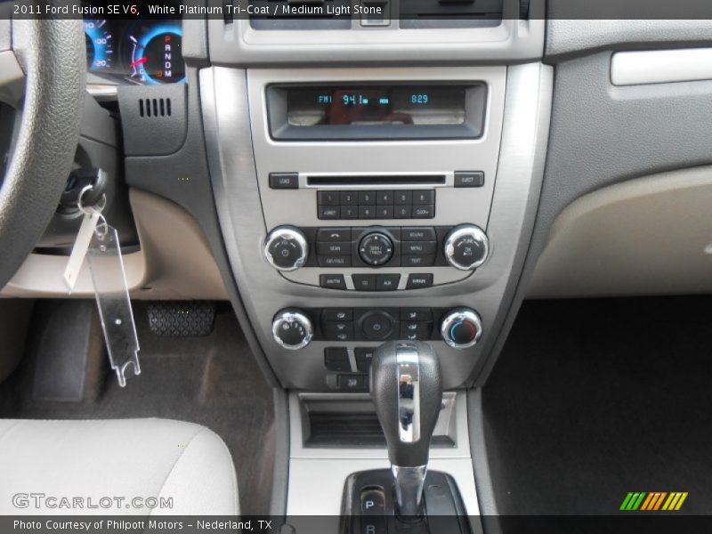 White Platinum Tri-Coat / Medium Light Stone 2011 Ford Fusion SE V6