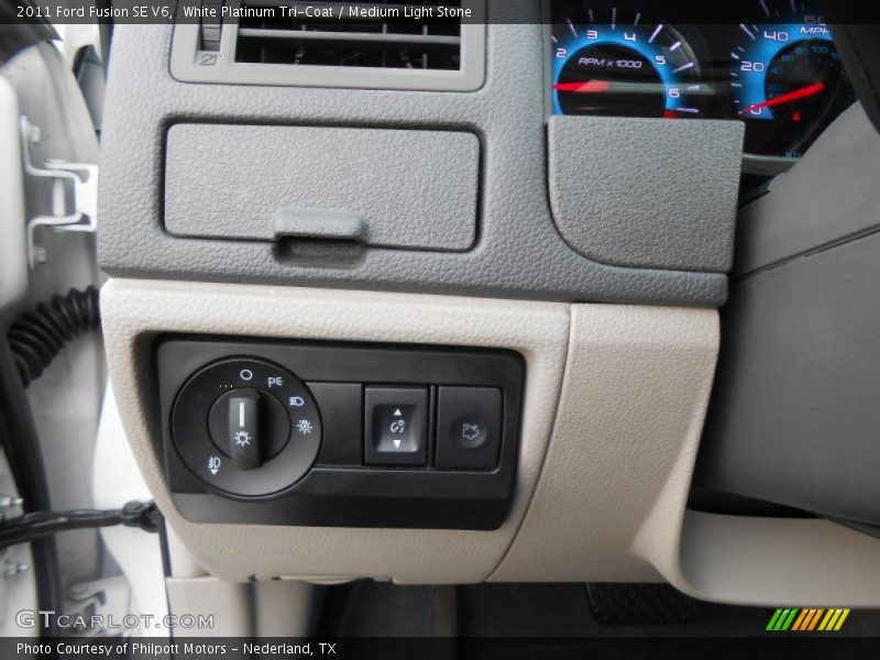 White Platinum Tri-Coat / Medium Light Stone 2011 Ford Fusion SE V6