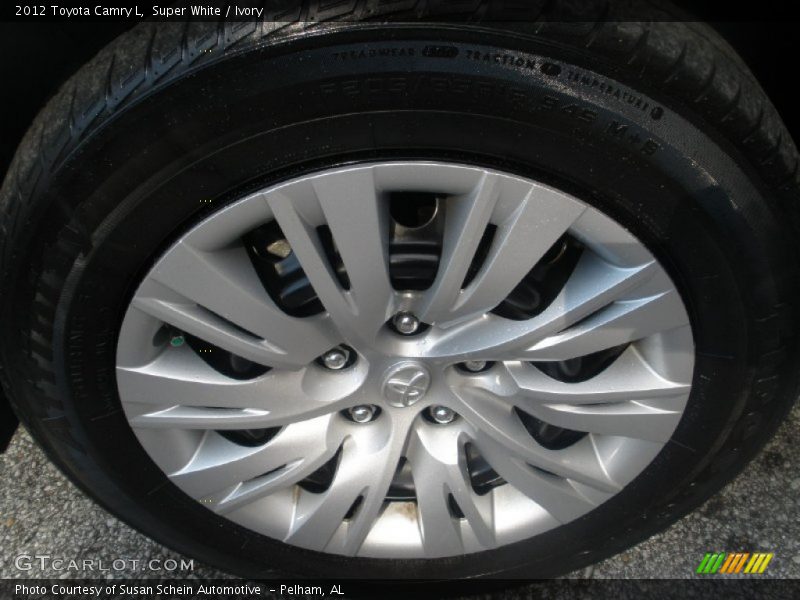 Super White / Ivory 2012 Toyota Camry L