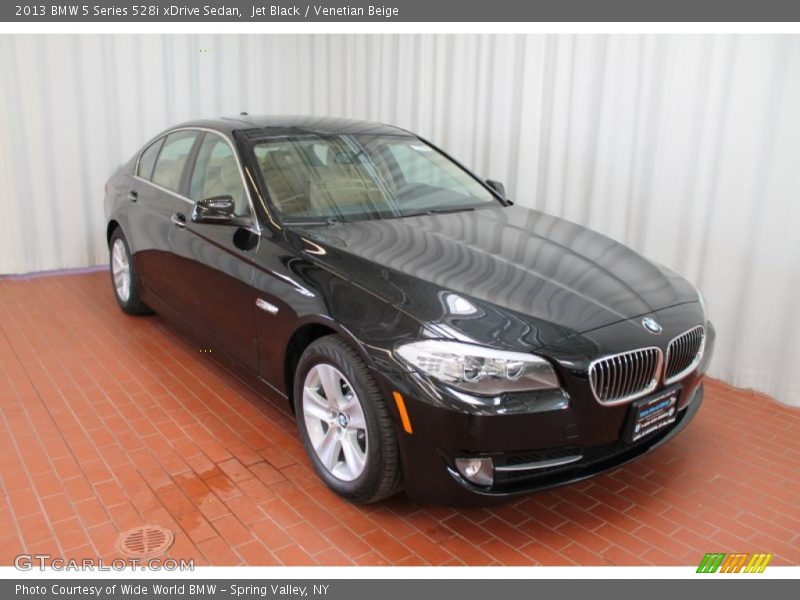 Jet Black / Venetian Beige 2013 BMW 5 Series 528i xDrive Sedan