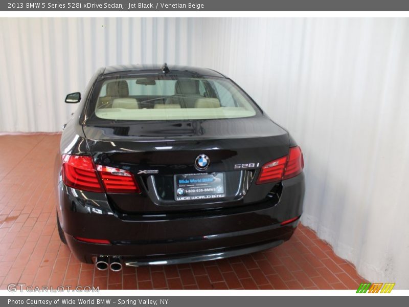 Jet Black / Venetian Beige 2013 BMW 5 Series 528i xDrive Sedan