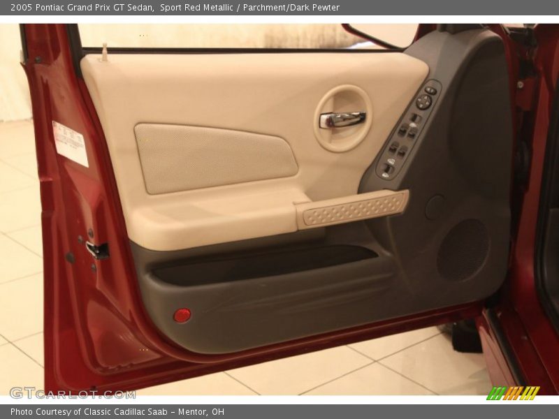 Door Panel of 2005 Grand Prix GT Sedan