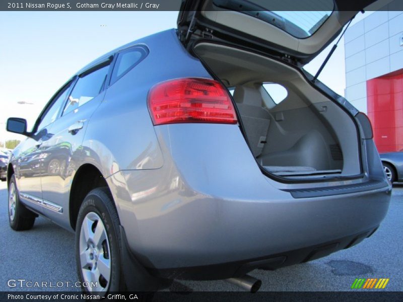 Gotham Gray Metallic / Gray 2011 Nissan Rogue S