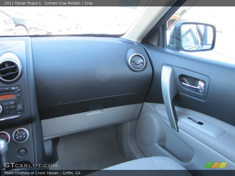 Gotham Gray Metallic / Gray 2011 Nissan Rogue S