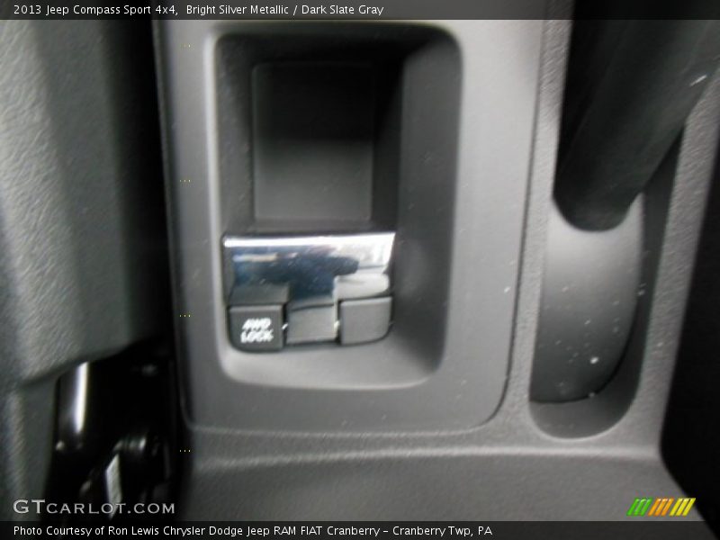 Bright Silver Metallic / Dark Slate Gray 2013 Jeep Compass Sport 4x4