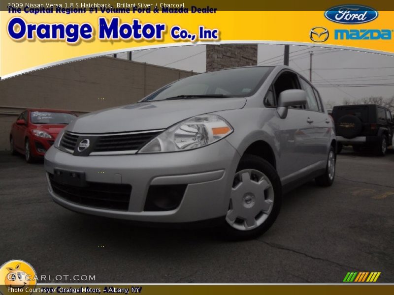 Brillant Silver / Charcoal 2009 Nissan Versa 1.8 S Hatchback