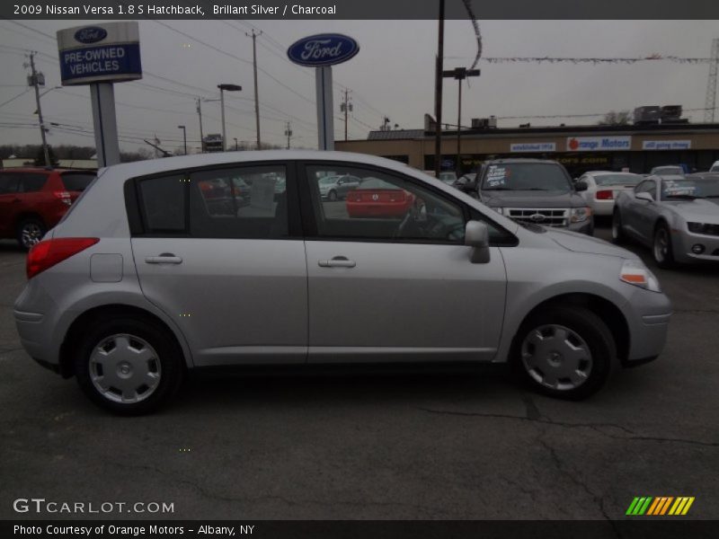 Brillant Silver / Charcoal 2009 Nissan Versa 1.8 S Hatchback