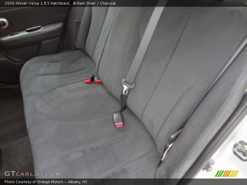 Brillant Silver / Charcoal 2009 Nissan Versa 1.8 S Hatchback