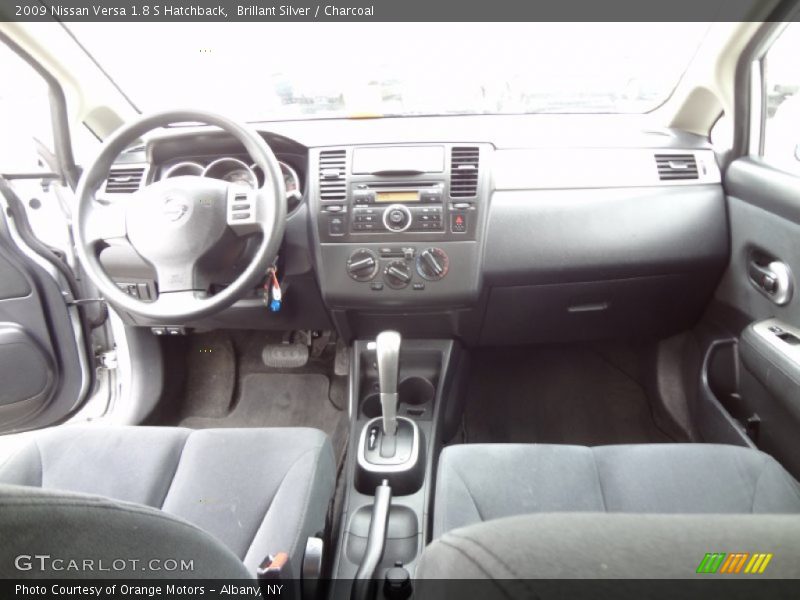 Brillant Silver / Charcoal 2009 Nissan Versa 1.8 S Hatchback