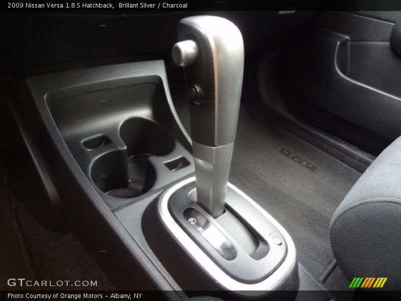 Brillant Silver / Charcoal 2009 Nissan Versa 1.8 S Hatchback