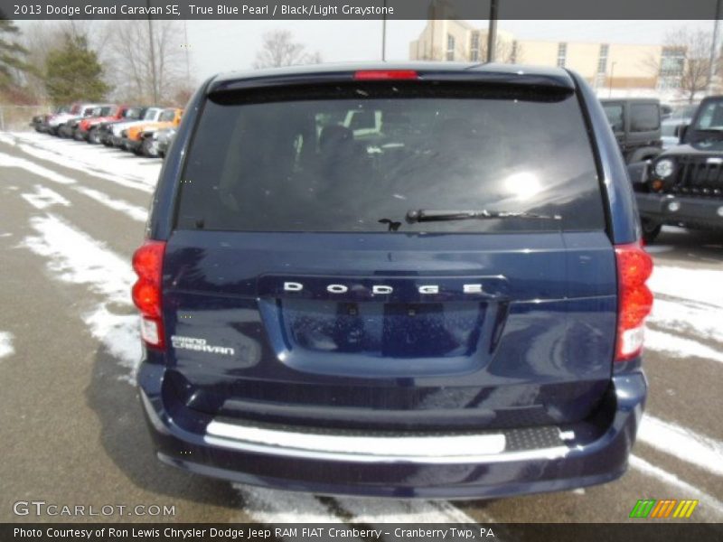 True Blue Pearl / Black/Light Graystone 2013 Dodge Grand Caravan SE