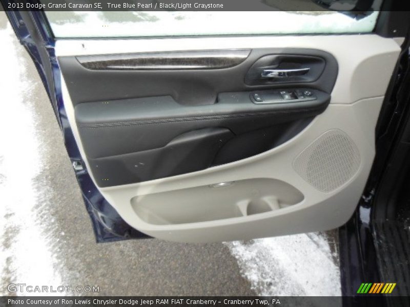 True Blue Pearl / Black/Light Graystone 2013 Dodge Grand Caravan SE
