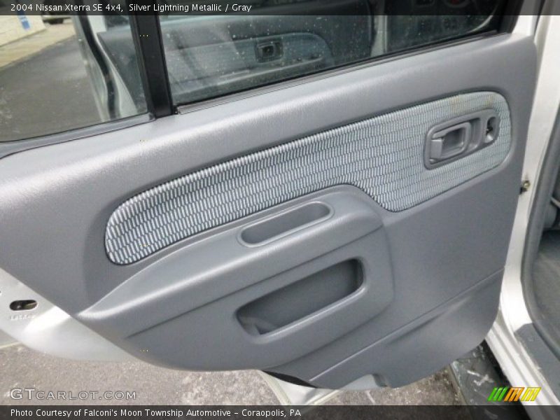 Silver Lightning Metallic / Gray 2004 Nissan Xterra SE 4x4