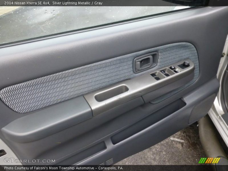 Silver Lightning Metallic / Gray 2004 Nissan Xterra SE 4x4