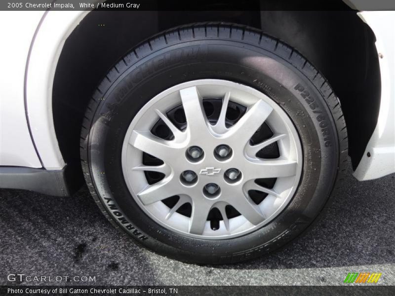 White / Medium Gray 2005 Chevrolet Impala